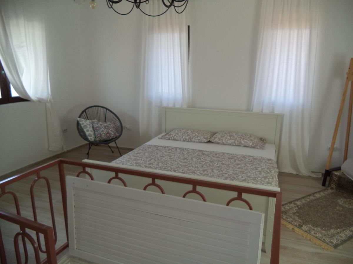 Chic Sea Front Apartment With Breathtaking Kotor Bay View Donji Stoliv Exterior foto